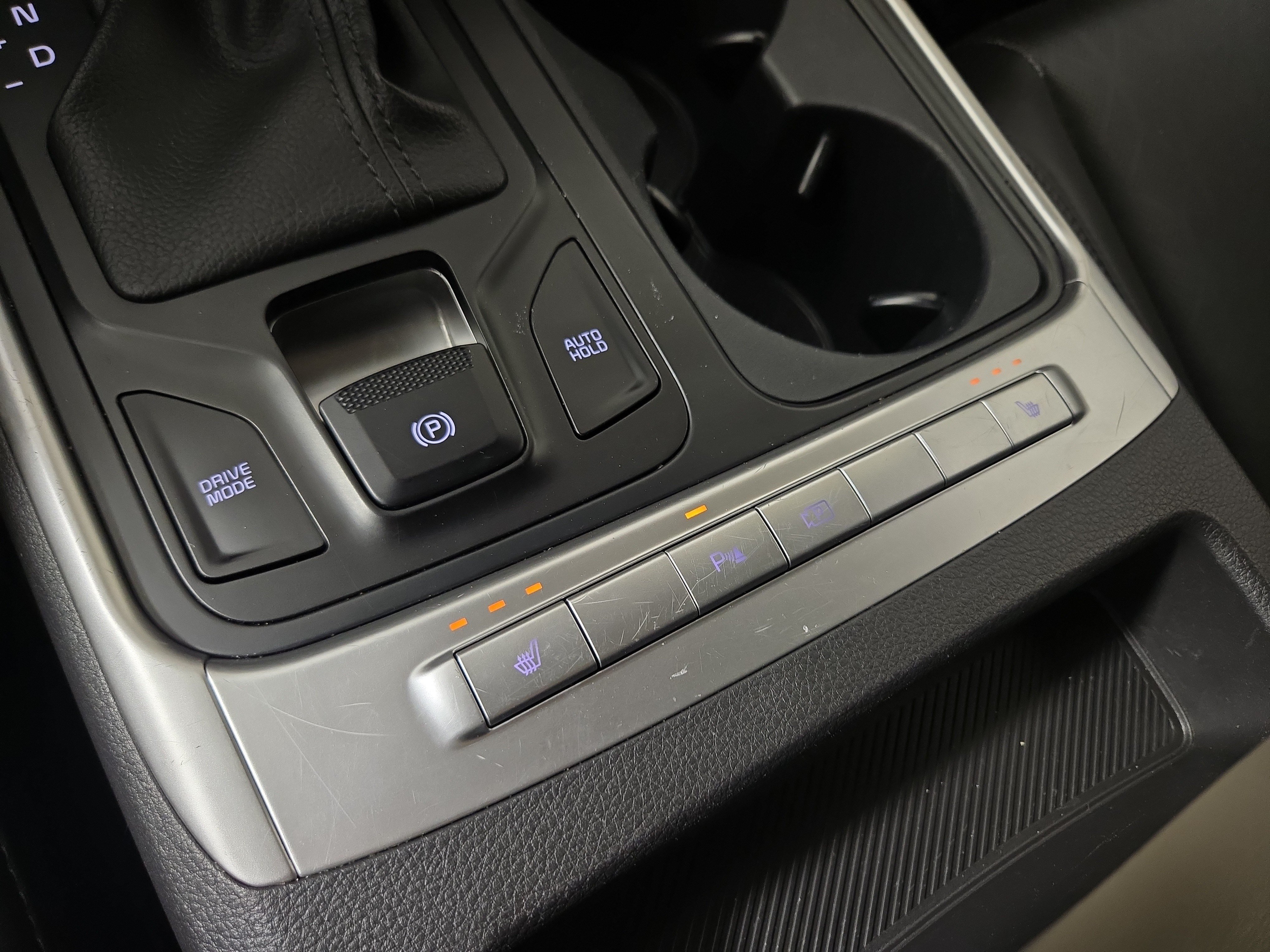 Used 2025 Kia Carnival FWD image 30