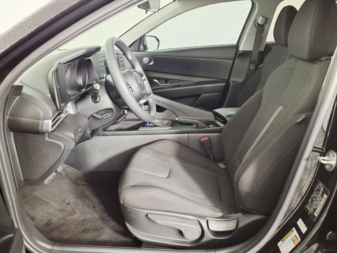 Certified 2023 Hyundai Elantra SE FWD image 17