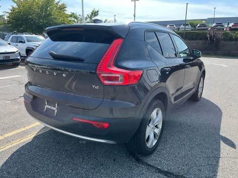 Used 2019 Volvo XC40 T4 Momentum FWD image 4