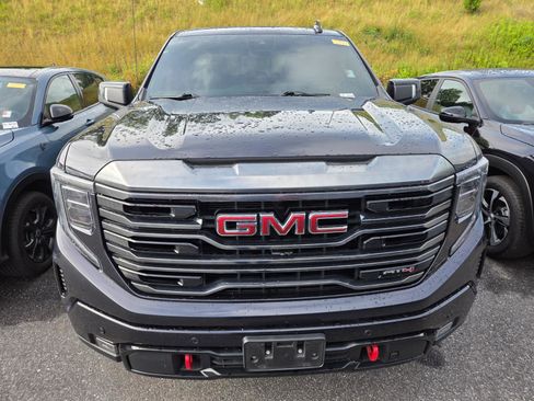 Used 2022 GMC Sierra 1500 AT4 w/ AT4 Premium Package AWD/4WD image 2
