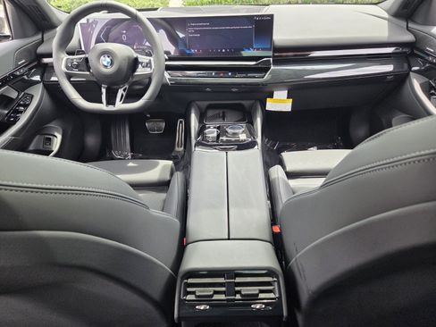 Used 2026 BMW 530i w/ M Sport Package RWD image 13