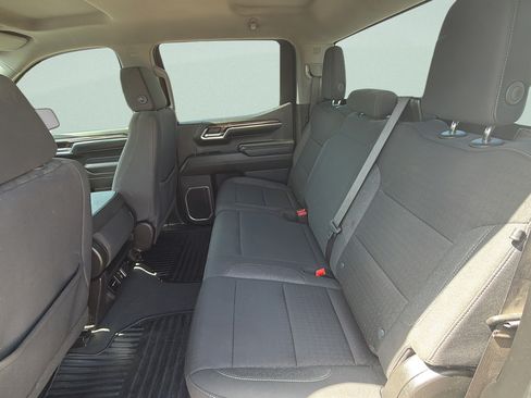 Used 2024 Chevrolet Silverado 1500 LT AWD/4WD image 15