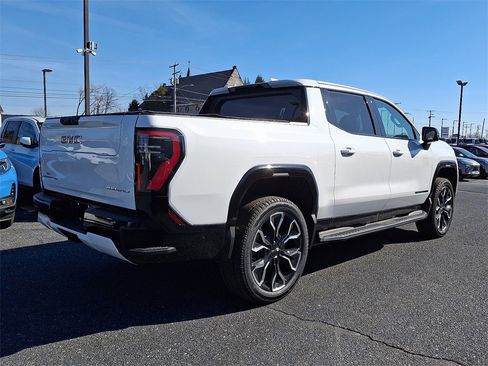 New 2025 GMC Sierra EV Denali image 4