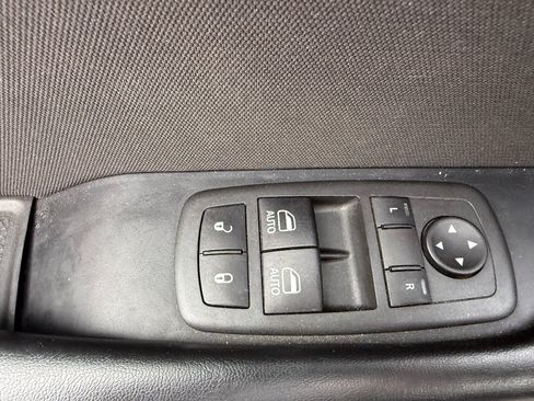 Used 2022 Dodge Challenger R/T w/ Driver Convenience Group RWD image 17
