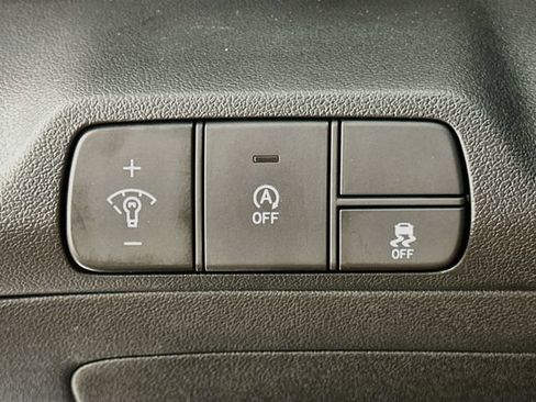 Used 2025 Hyundai Elantra SE FWD image 20