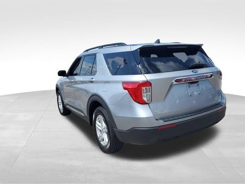 Used 2021 Ford Explorer XLT AWD/4WD image 6