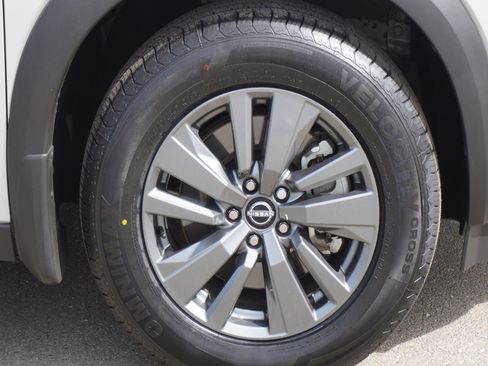 Used 2024 Nissan Pathfinder S FWD image 5