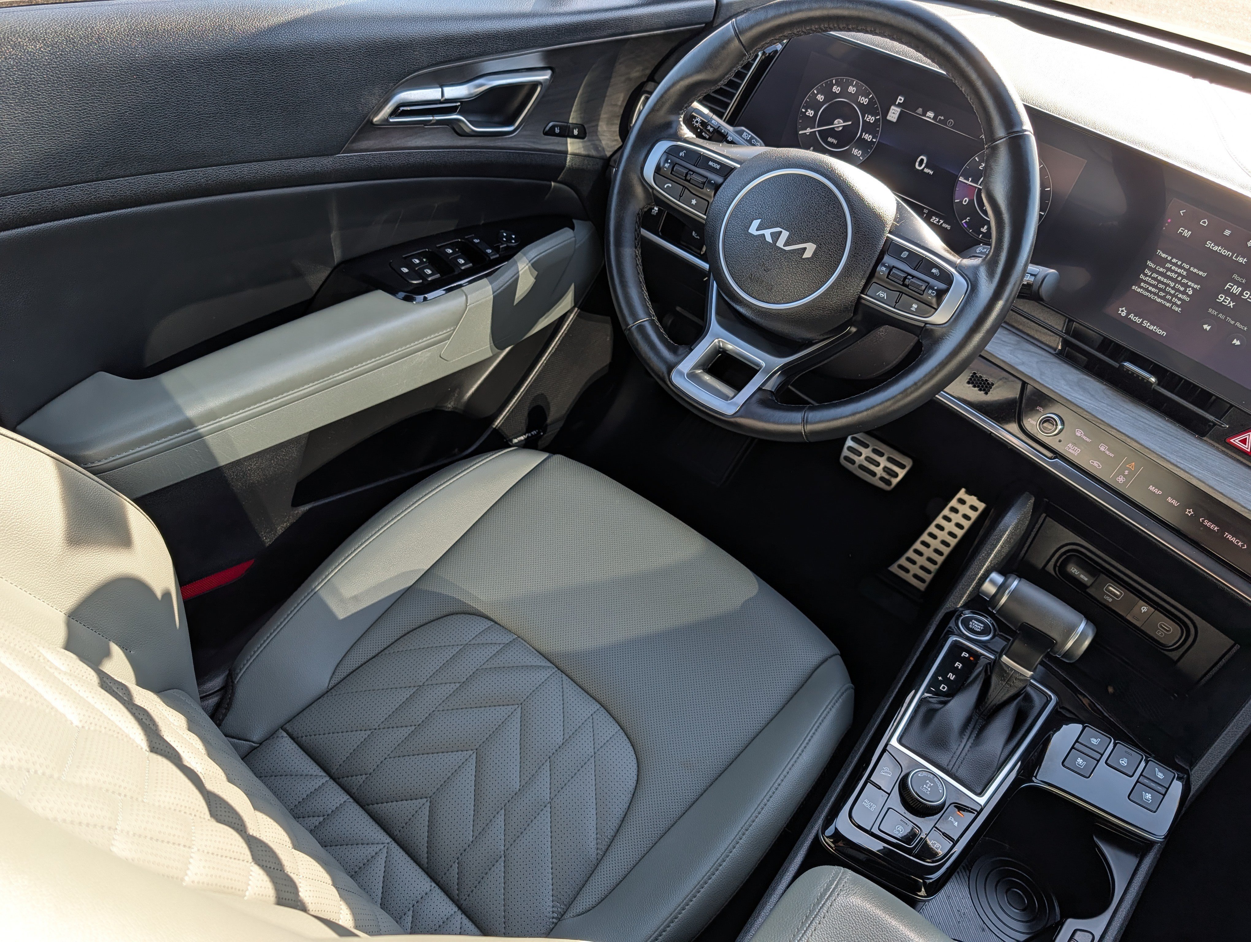 Certified 2025 Kia Sportage X-Pro Prestige AWD/4WD image 9