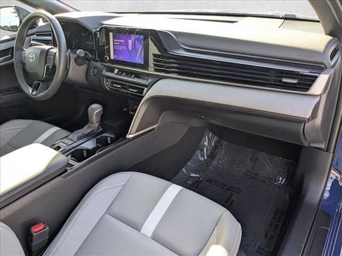 Used 2025 Toyota Camry SE image 19