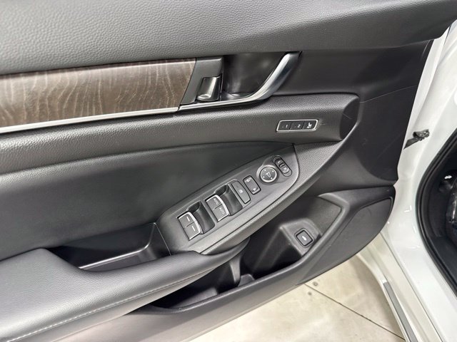 Used 2022 Honda Accord Touring image 13