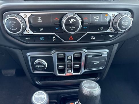 Certified 2023 Jeep Wrangler Unlimited w/ 8.4" Radio Group AWD/4WD image 28