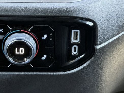 Used 2023 Chevrolet Silverado 1500 LT image 11