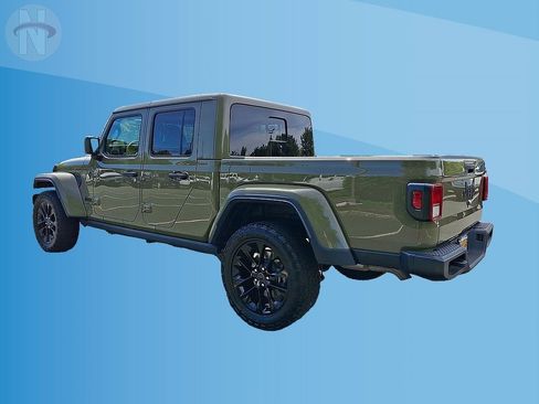 Used 2025 Jeep Gladiator Sport AWD/4WD image 11