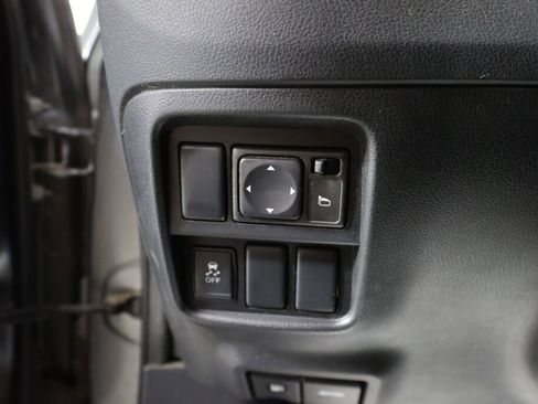 Used 2011 Nissan Juke SV image 31