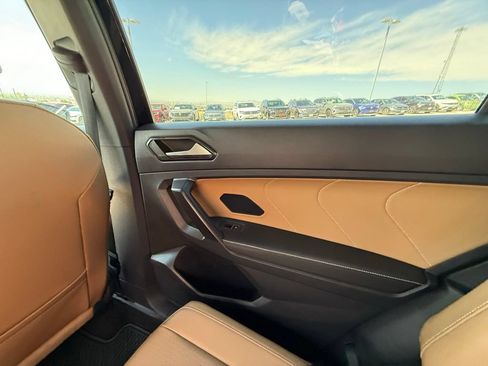 Used 2023 Volkswagen Tiguan SE FWD image 20