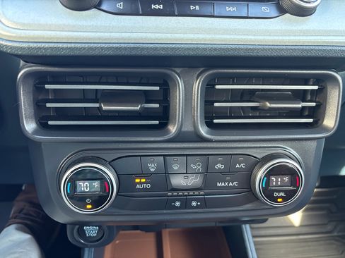 Used 2022 Ford Maverick Lariat w/ Equipment Group 500A Standard image 22