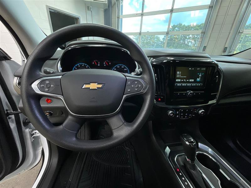 Used 2018 Chevrolet Traverse LS AWD/4WD image 15