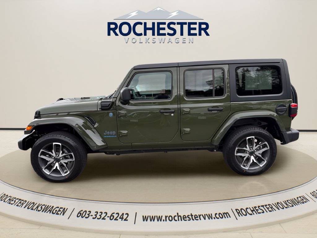 Used 2024 Jeep Wrangler Unlimited w/ Convenience Group AWD/4WD image 3