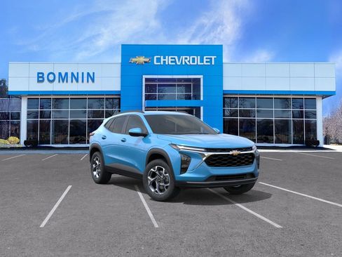 New 2026 Chevrolet Trax LT w/ LT Convenience Package FWD image 2