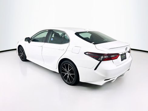 Used 2024 Toyota Camry SE FWD image 5