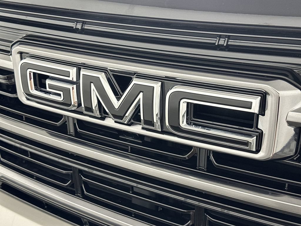 New 2027 GMC Terrain AT4 w/ LPO, Black Badging Package AWD/4WD image 32