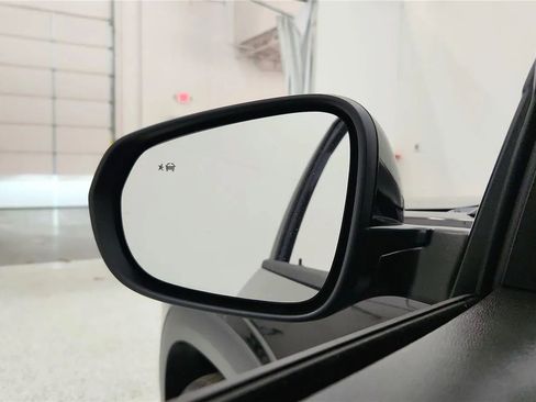 New 2026 Chevrolet Trax RS w/ Driver Confidence Package FWD image 28