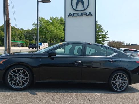 Used 2023 Nissan Altima 2.0 SR FWD image 2