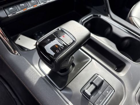 Certified 2025 GMC Sierra 1500 AT4 w/ Technology Package AWD/4WD image 27