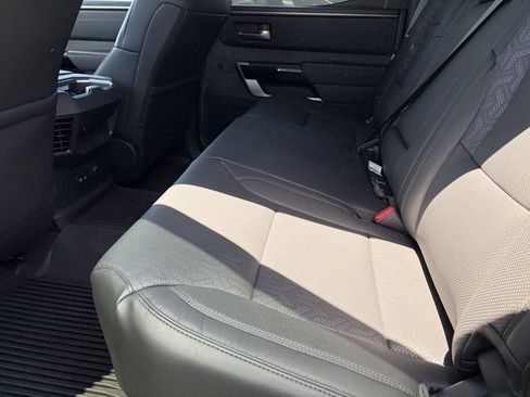 Used 2025 Toyota Tundra Limited AWD/4WD image 12
