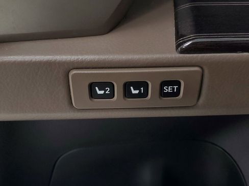 Used 2020 Lexus GX 460 Premium w/ Premium Package image 18