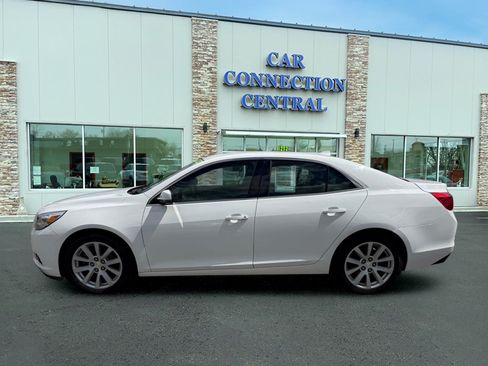 Used 2013 Chevrolet Malibu LT FWD image 2