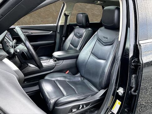 Used 2017 Cadillac XT5 Luxury w/ Driver Awareness Package image 23