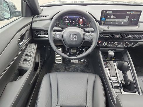 Used 2025 Honda Accord Sport image 7