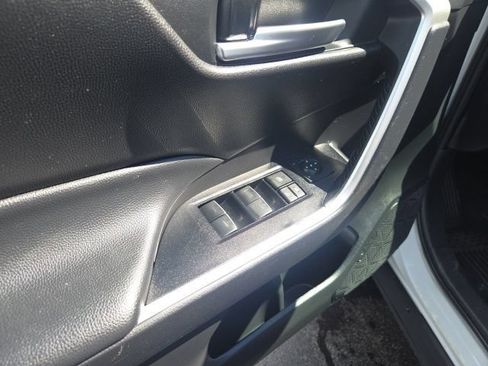 Used 2025 Toyota RAV4 XLE AWD/4WD image 25