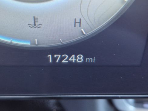 Certified 2025 Hyundai Elantra Limited image 18