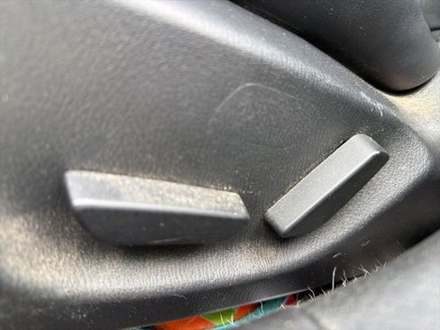 Used 2016 MAZDA MAZDA3 i Grand Touring image 9