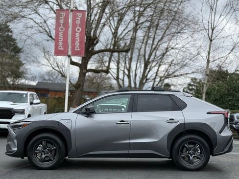 Used 2024 Subaru Solterra Premium image 2