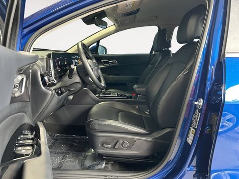 Used 2025 Kia Sportage EX AWD/4WD image 16