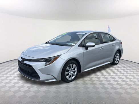 Certified 2024 Toyota Corolla LE FWD image 3