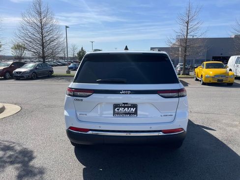 Used 2024 Jeep Grand Cherokee Limited image 6