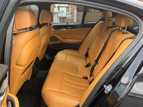 Used 2019 BMW M550i xDrive AWD/4WD image 16