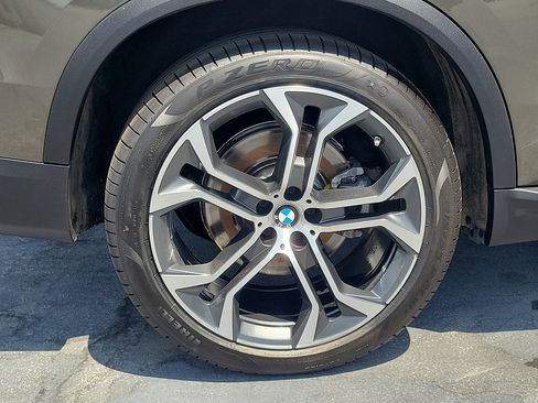 Used 2023 BMW X5 xDrive40i AWD/4WD image 6