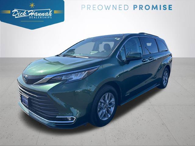 Certified 2021 Toyota Sienna XLE FWD image 1