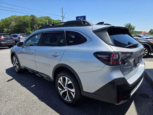 Used 2022 Subaru Outback Limited AWD/4WD image 8