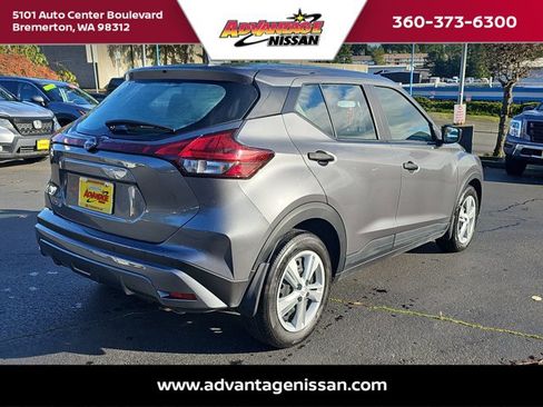 Used 2024 Nissan Kicks S image 5