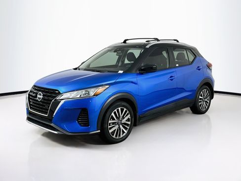 Used 2023 Nissan Kicks SV FWD image 3