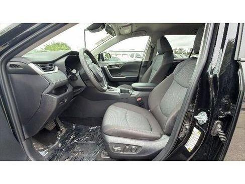Certified 2025 Toyota RAV4 XLE FWD image 16