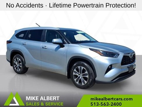Used 2023 Toyota Highlander XLE AWD/4WD image 1