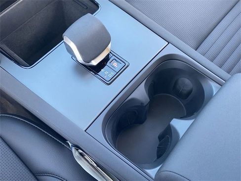 New 2025 Land Rover Discovery Sport S image 9