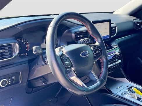 Used 2024 Ford Explorer ST-Line w/ Class IV Trailer Tow Package image 9